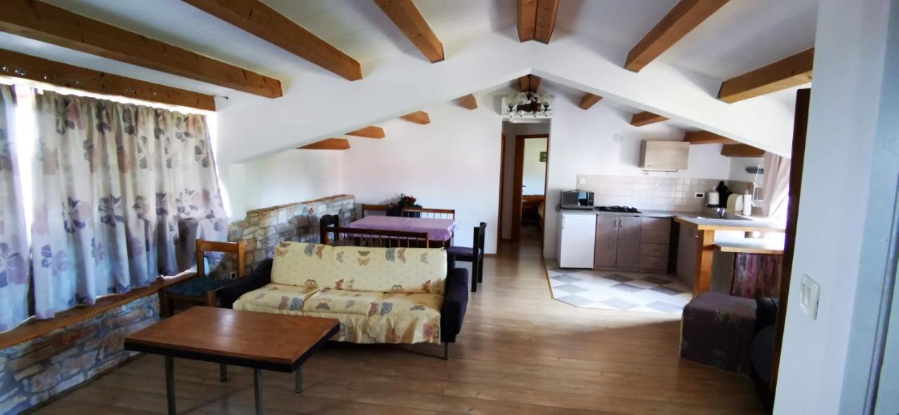 Eti And Mia Holiday Apartments Muntic Екстер'єр фото