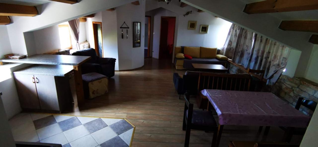 Eti And Mia Holiday Apartments Muntic Екстер'єр фото