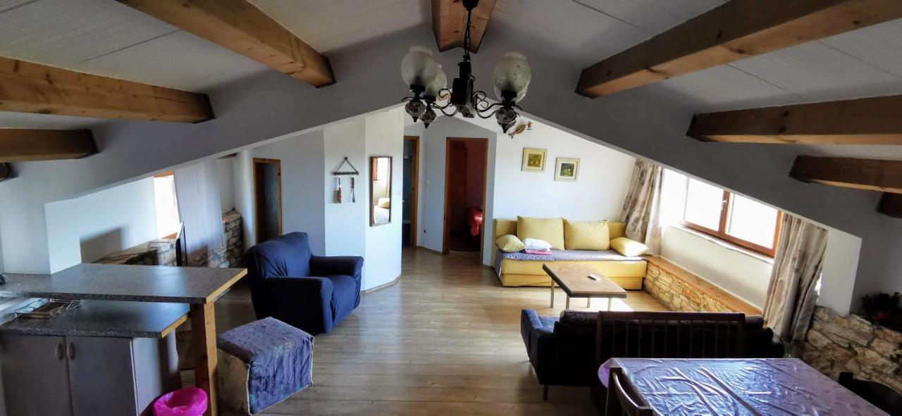 Eti And Mia Holiday Apartments Muntic Екстер'єр фото