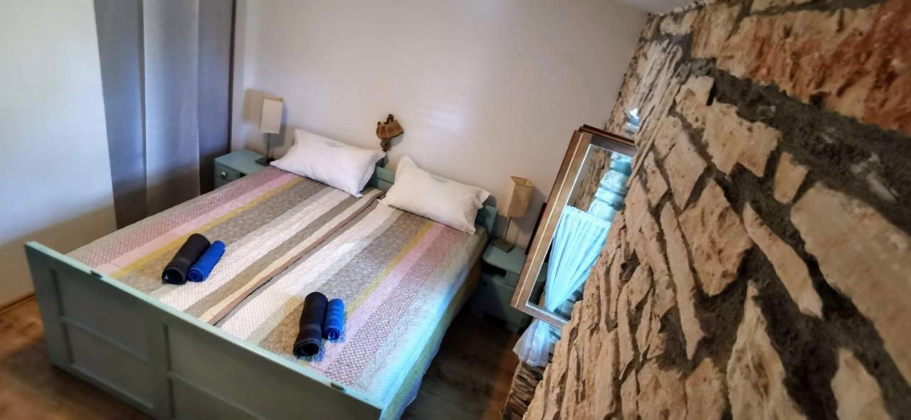 Eti And Mia Holiday Apartments Muntic Екстер'єр фото