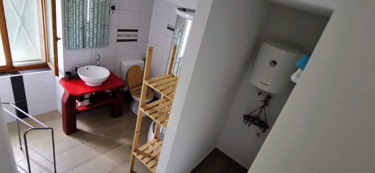 Eti And Mia Holiday Apartments Muntic Екстер'єр фото