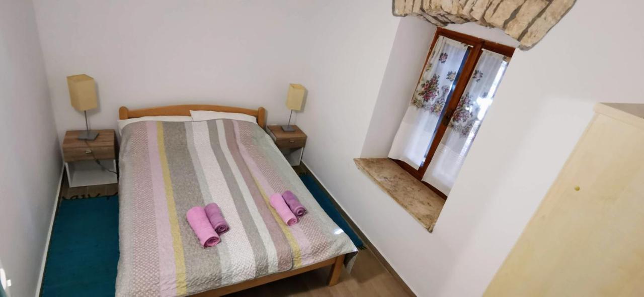 Eti And Mia Holiday Apartments Muntic Екстер'єр фото