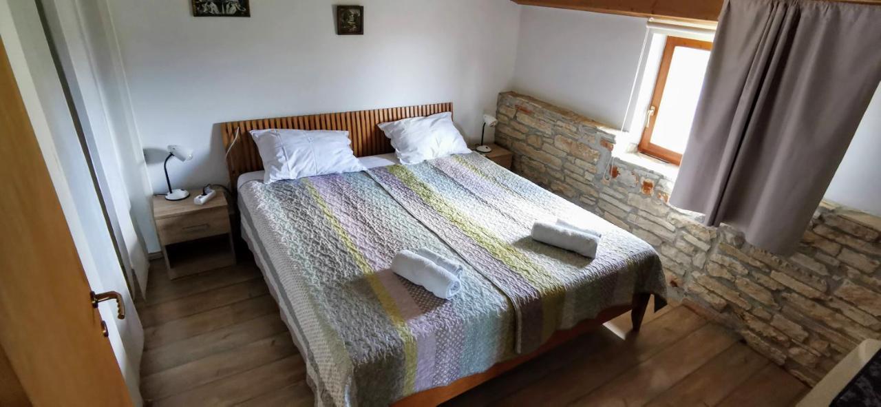 Eti And Mia Holiday Apartments Muntic Екстер'єр фото